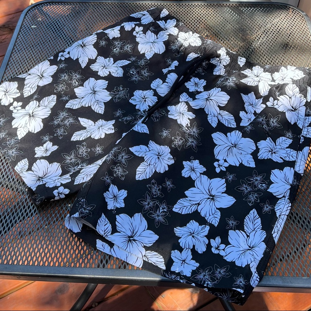 Mens swim trunks new without tags